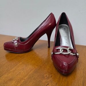 White House Black Market Burgundy‎ Leather Heels Silver Chain Accent 6.5M